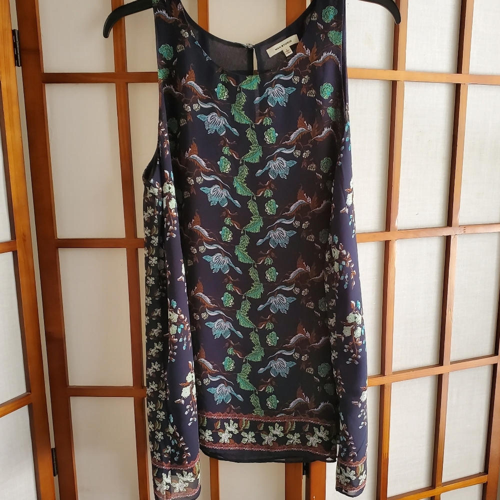 Max Studio Sleeveless Blouse Euc - image 1